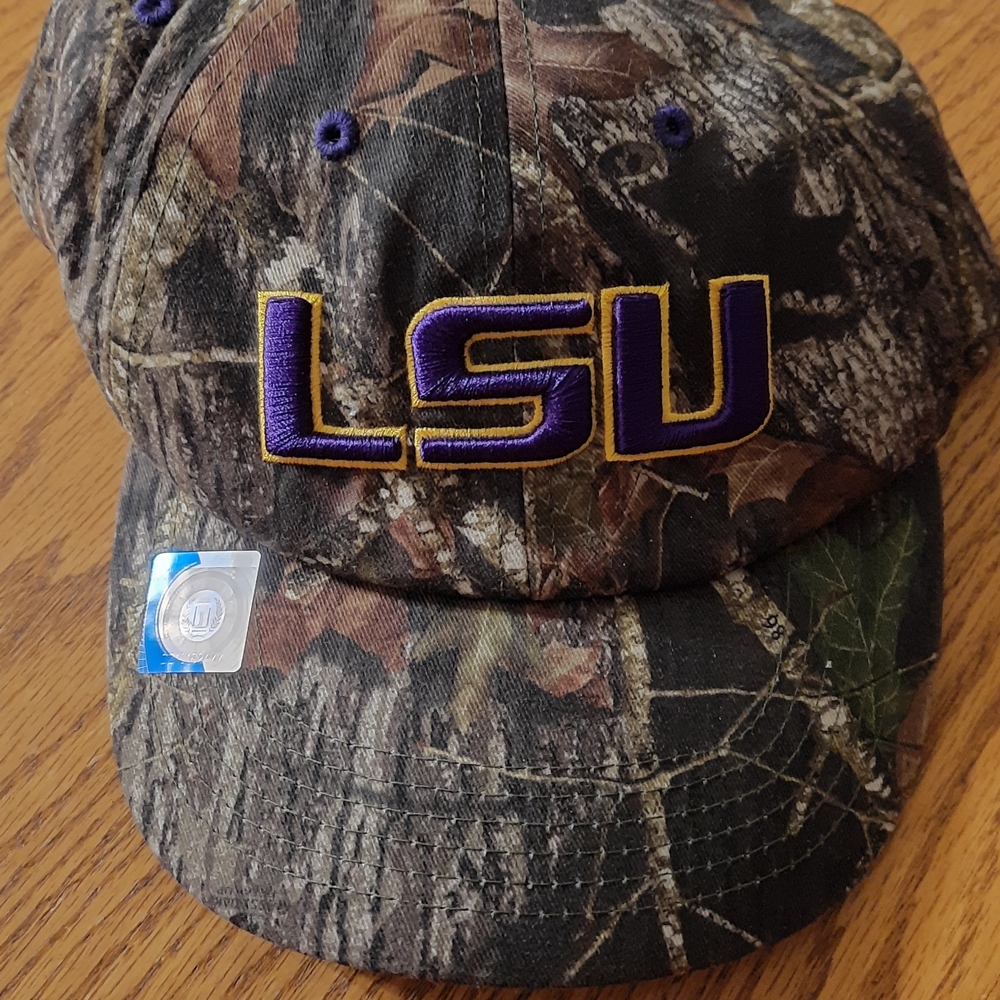 Mossy Oak LSU Camo Adjustable Baseball Cap Embroidered Tigers Logo NWT Headgear